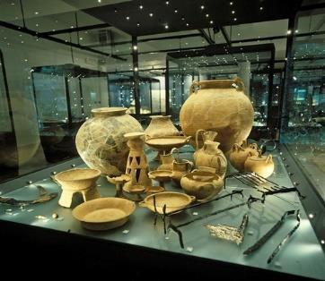 Museo della Siritide Venne inaugurato nel 1969, presenta i reperti rinvenuti ad Heraclea e zone limitrofe.