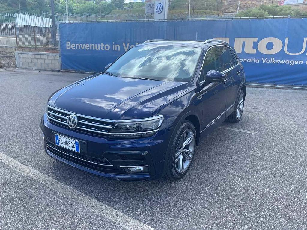 Volkswagen Tiguan II 2.0 TDI SCR DSG 4MOTION Advanced BMT Tiguan 2ª serie Immatricolazione: 8/ 2018 KM: 26712 Colore: metallizzato Carrozzeria: Fuoristrada Cilindrata: 1968 Prezzo: 35.