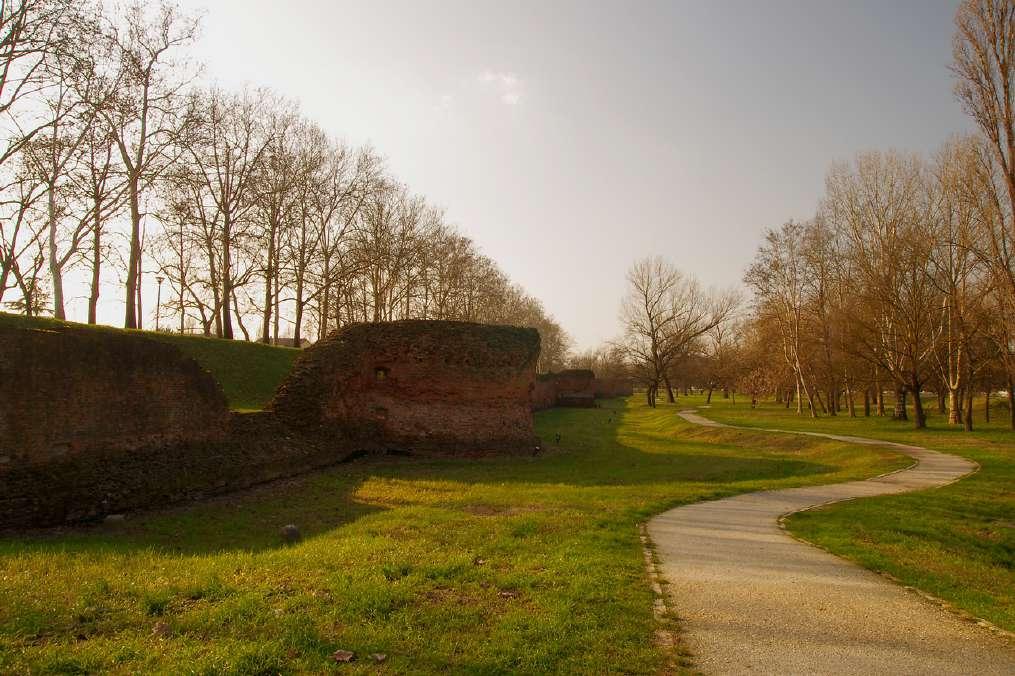 Sezione IV Percorso storico turistico nella città Sala 4 Molti dei reperti presenti in mostra, come il busto Ercole I d Este di