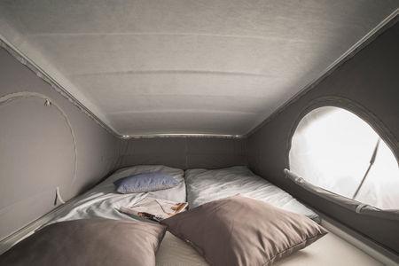 HYMERCAR Free - Dotazione speciale Seconda camera da letto Luci diurne a LED Pedana per il piatto doccia Il tetto apribile opzionale con una superficie di