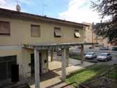 Newspaper Aste - Tribunale di Arezzo N 19 / 2019 L altra porzione, adiacente, comprende un locale cantina ed una legnaia a piano terra, accessibili da resede di terreno in proprietà esclusiva, oltre