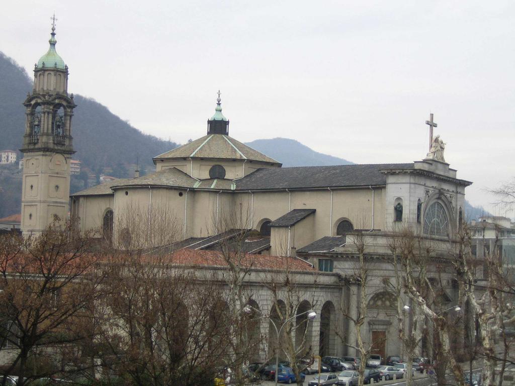 511 511 DENOMINAZIONE: INDIRIZZO: Viale VARESE 25, 23 Chiesa Sant'Annunciata e parrocchia SS.