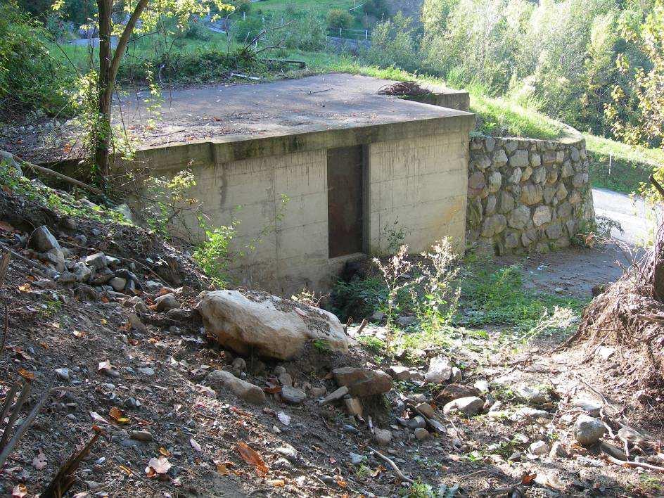 Accanto alla condotta forzata saranno posate anche due tubazioni il polietilene per il collegamenti con il dissabbiatore in bassa tensione e con la fibra ottica