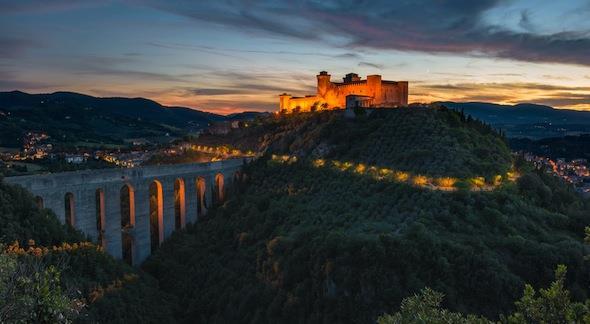 ANTICA FERROVIA SPOLETO NORCIA Weekend 28-29 settembre Nel cuore dell Umbria per un fine settimana tra antiche ferrovie, boschi ed eremi 2 giorni in un facile percorso ad anello complessivo diviso