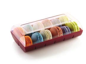 The bottom of MACADÒ is endowed with a structure that separate every single macaron so that they do not get damaged when displayed or carried.