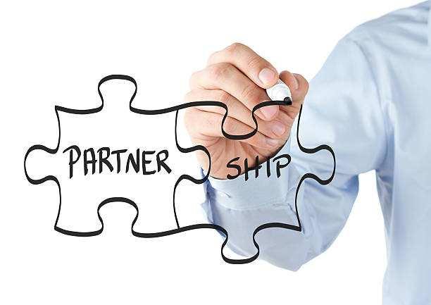 L'accordo di partnership Accordo paritetico Carattere di riservatezza Steering committee con compiti di indirizzo e controllo Ciascun progetto è coordinato da una