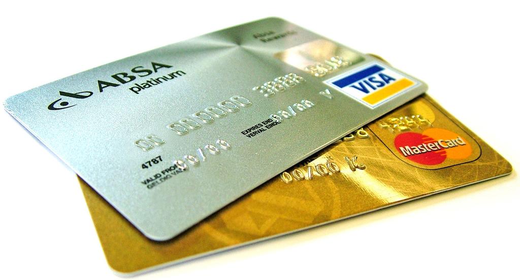 FIGISC ed ANISA Confcommercio dichiarano che i costi di commissione della moneta elettronica che le banche vogliono imporre vanno a decurtare almeno del 60% il margine lordo di 4 centesimi al litro