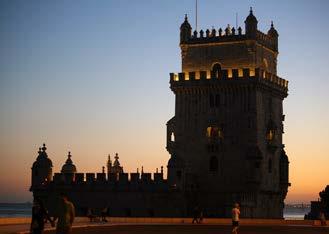 LISBONA DI NOTTE Passate una serata indimenticabile a Lisbona. Cena e spettacolo di Fado, la canzone tradizionale portoghese in ambiente tipico. Visita Panoramica di Lisbona.