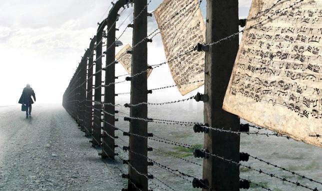 Nella Germania nazista nell agosto del 1941 viene decisa la soluzione finale: inizia la deportazione e lo sterminio degli ebrei.