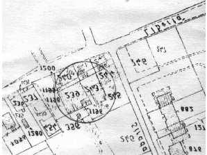 Descrizione EDIFICI IN LINEA CON FRONTE COMMERCIALE AL PIANO TERRA F. Part.