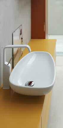 in M.T. Amarillo Dream sp.2 cm con lavabo Ginko tutto fuori in ceramica bianca art.