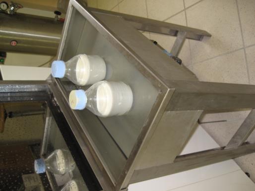 Per questa fase usare contenitori che trasmettano bene il calore e posizionarli a bagno maria per mantenerli alla temperatura desiderata.