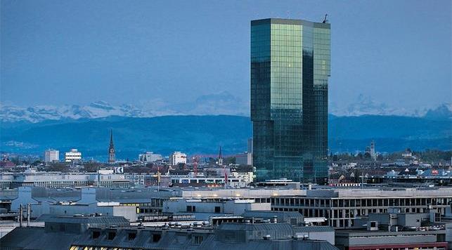 L approccio di Credit Suisse AM al tema dell energia Case Study: Ufficio a Zurigo Case Study Immobile ad uso ufficio Parametri di efficienza Ottimizzazione dei termostati e dei flussi di ventilazione