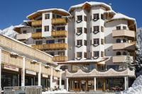 8268, 2, ' HOTEL BONAPACE Vi aspettiamo all\\\'hotel Bonapace a Madonna di Campiglio, immerso nell\\\'incantevole paesaggio delle Dolomiti di Brenta