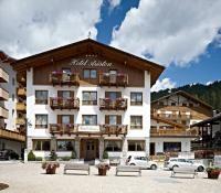 7938908, 2, ' BED AND BREAKFAST MASO PIN - VALENTINOTTI LARA La fam Bonapace Ã lieta di ospitarvi nel loro B&B Maso Pin situato a S. A. di Mavignola a 10 minuti da Madonna di Campiglio e 10 Minuti.