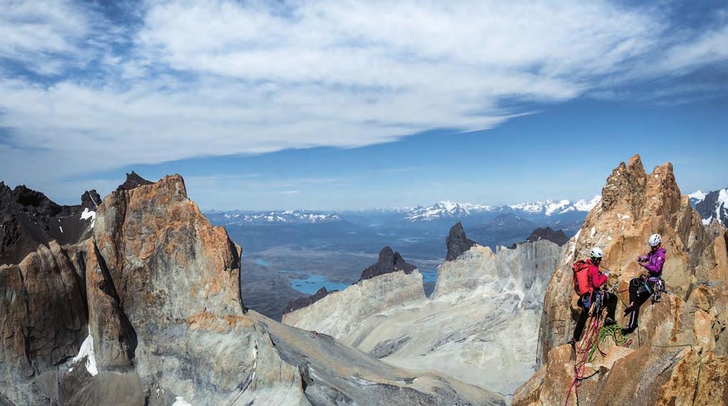 dopo avere salito la via, lasciando la roccia nel suo E nata infatti in Nuova Zelanda, vive oggi tra l Europa