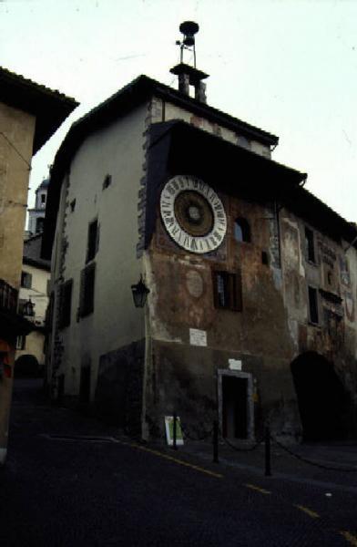 Torre dell'orologio Clusone (BG) Link risorsa: http://www.lombardiabeniculturali.