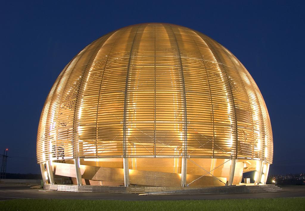 Un grande laboratorio europeo: il CERN Nel 1954 12 paesi