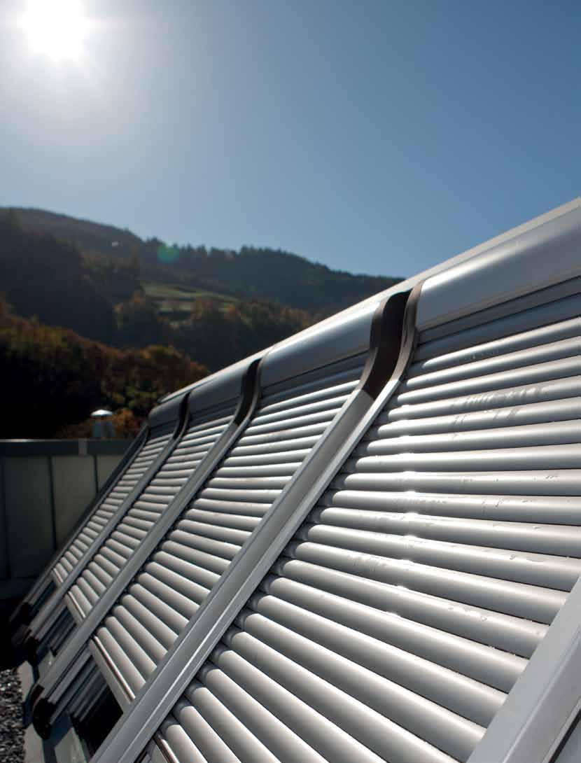 Metti una sciarpa alla finestra I vantaggi Riduzione degli apporti solari dovuti all irraggiamento fino all 80% g total fino a 0,04 Miglioramento della trasmittanza termica U w W/m 2 K fino a 0,3