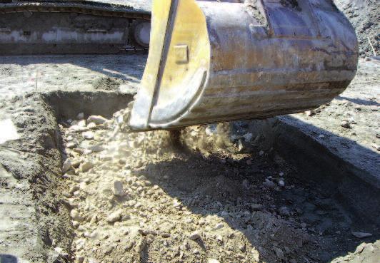 L area si trova nel sito compreso tra Calata Olii Minerali e Ponte Rubattino, si presenta non pavimentata ed il sottofondo è costituito da materiale di dragaggio.