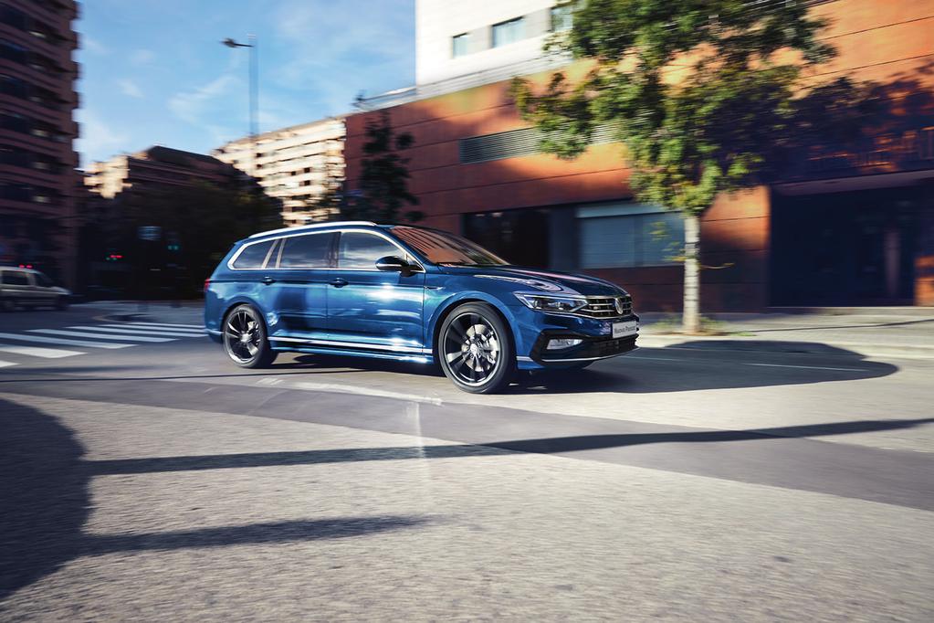 Tecnologia avanzata, come te. IQ.DRIVE, il nuovo marchio Volkswagen, apre la strada verso la guida autonoma e debutta su Nuova Passat con Travel Assist.