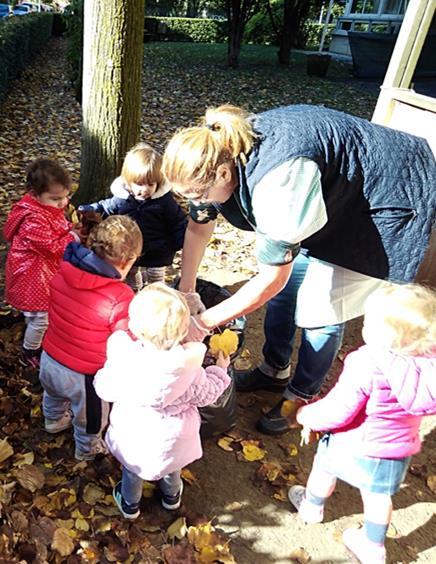 I bambini si prendono cura dell ambiente naturale,