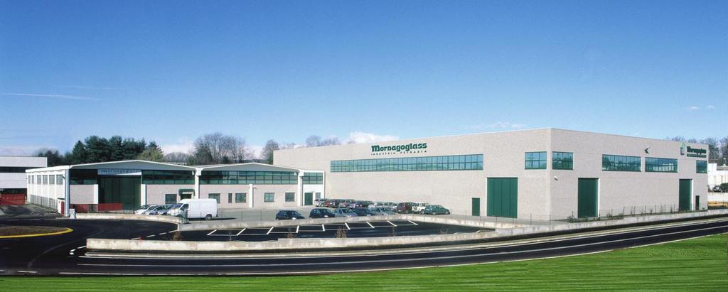 Mornagoglass è una realtà consolidata nel panorama nazionale dell industria della lavorazione del vetro piano. L azienda vanta un reparto produttivo di circa 7500 mq. in continua evoluzione.