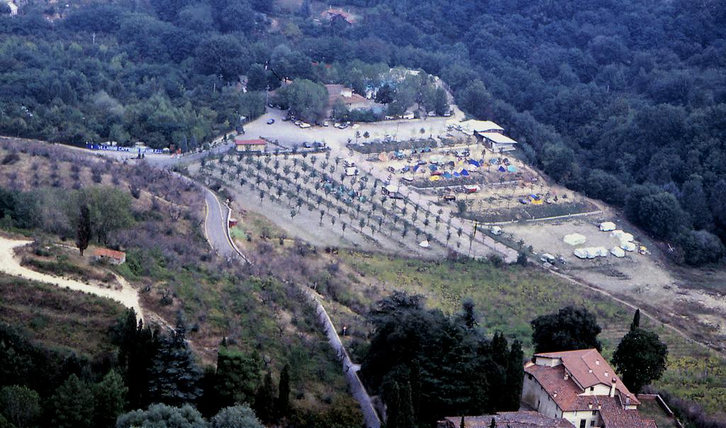 About Human Company Con l acquisizione nel 1982 del Norcenni Girasole Village nasce la storia imprenditoriale della Famiglia Cardini Vannucchi.