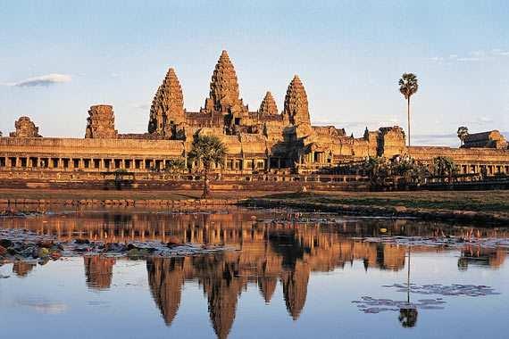 Cambogia, nella terra dei sorrisi Partenze garantite 2019 Un mix eccezionale di Asia esotica, il fascino indocinese e l'ospitalità cambogiana, il Regno di Cambogia è ricco di siti storici, naturali