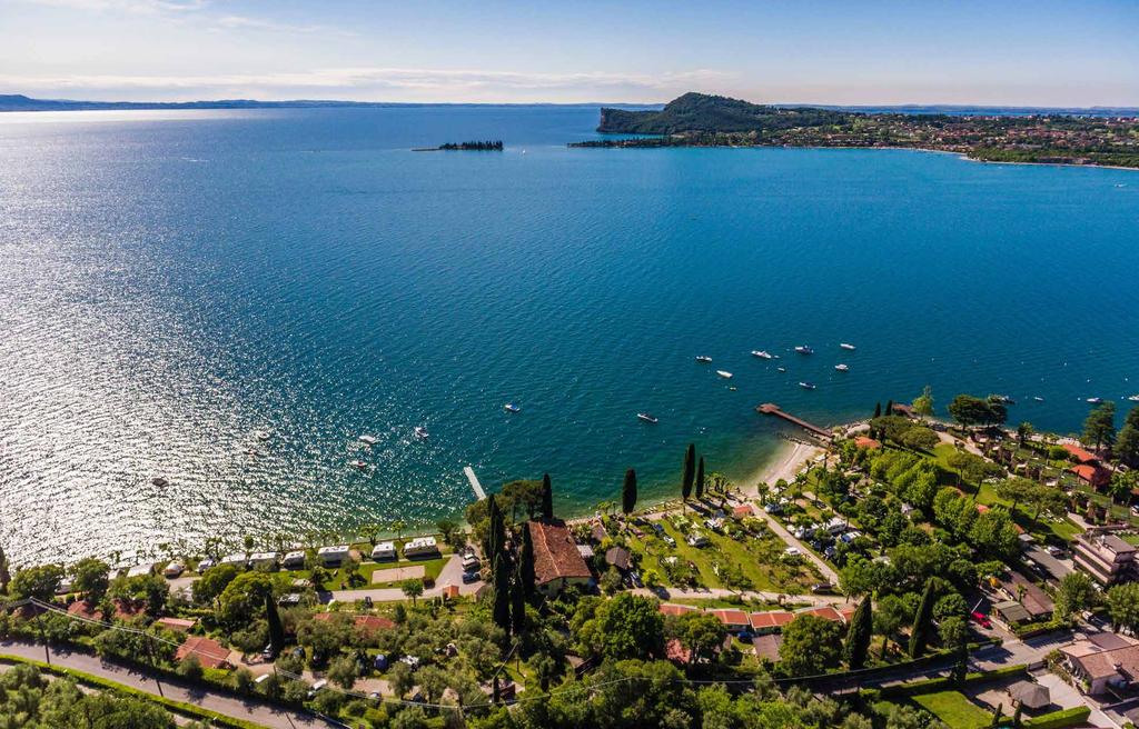 Il lago di Garda ll Lago di Garda o Benaco è il più grande d Italia, gode di un clima mediterraneo molto