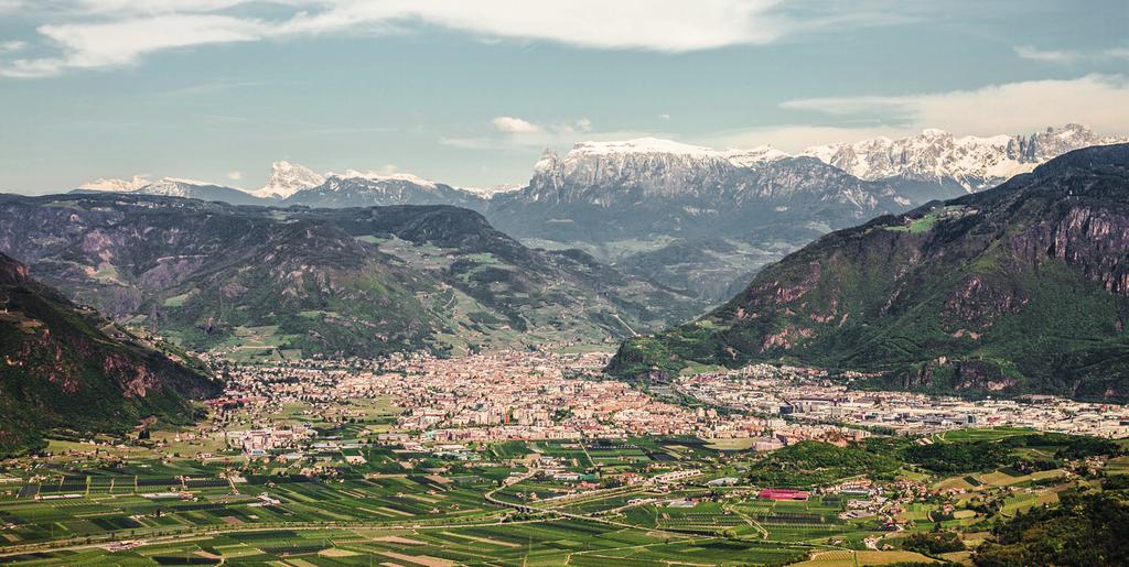 Energia pulita per un futuro sostenibile Il teleriscaldamento è oggi il sistema più ecologico per fornire riscaldamento e acqua calda nelle case.