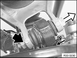 il braccio trasversale superiore dal supporto ponte posteriore/braccio longitudinale, dopo il montaggio occorre procedere al controllo geometrico del telaio.