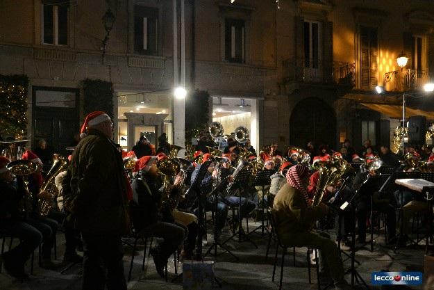 Come le precedenti edizioni, anche il diciassettesimo concerto Tuba sotto l'albero che supporta Telethon nella sua