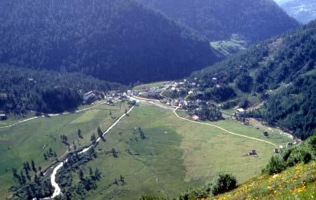 Un Parco sulle Alpi Il parco tutela un territorio tipicamente alpino sulle Alpi Lepontine, in Val d Ossola