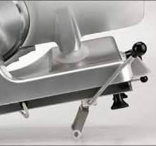 ingranaggi Sollevatore Lama estraibile Integrated or separated sharpener friendly use Upsetting product plate with an stainless steel product pusher and product guide holder Reduced cradle feet