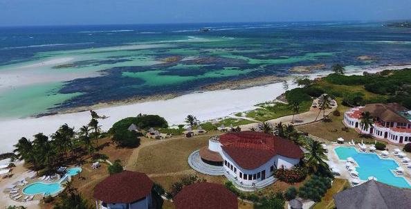 ZANZIBAR - Michamvi Inconfondibile Karafuu Beach Resort & SPA 4* Volo + 7 notti - in doppia vista giardino Gennaio 1.450 Febbraio 1.540 Marzo 1.270 Aprile 1.