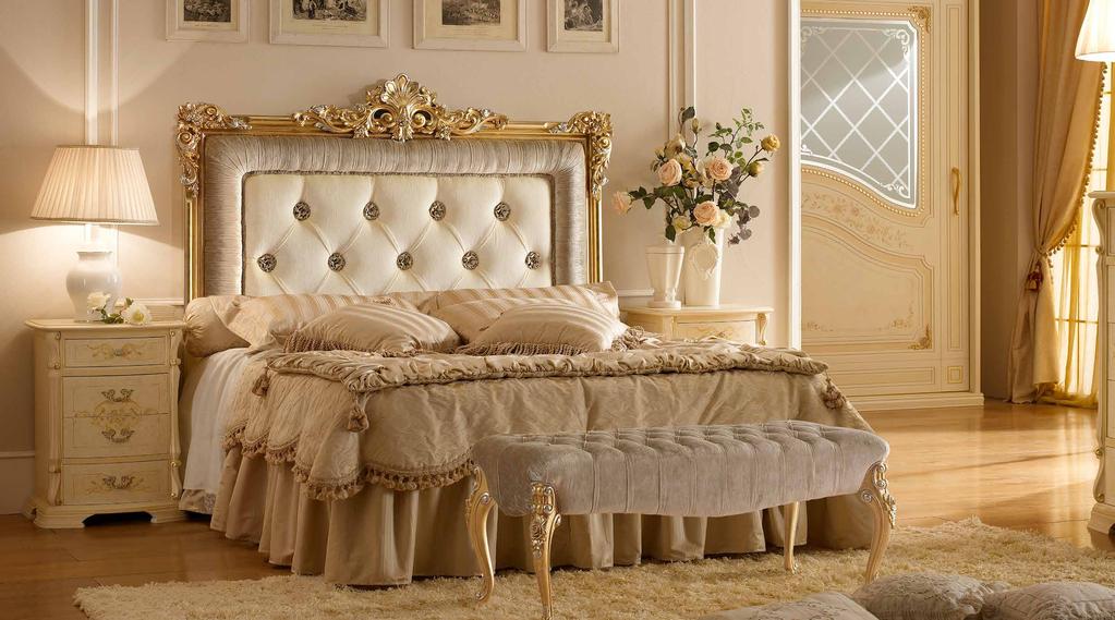 32 33 BP215 Letto intagliato finitura Foglia oro e argento invecchiato, tessuto BPGA30637 / BPGA30639 BP215 Carved Bed finish antique gold and