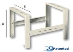 Codice 03-0237 Staffa con piedini per installazione dell'unità esterna a parete Kit composto da staffa per unità esterna della pompa di calore con 4 piedini antivibranti realizzati in gomma naturale