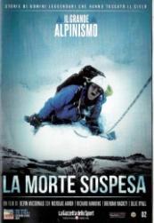 26 LA MORTE SOSPEA 27 STOLZL Philipp NORTH FACE UNA STORIA VERA Nel 1985 due giovani alpinisti inglesi, Joe Simpson e Simon Yates, intrapresero un viaggi sulle Ande peruviane e arrivano