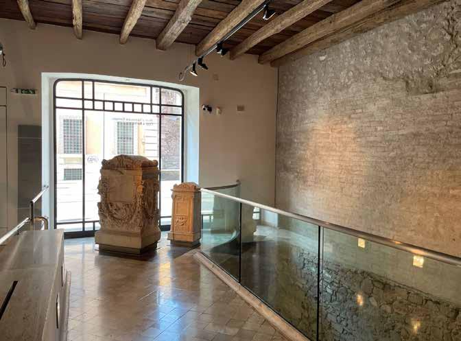 Crypta Balbi è un museo speciale perché ti fa vedere i resti di molti palazzi degli antichi Romani.