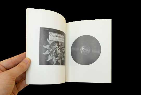 [Bibliografia: Engberg - Phillpot 2001; pp. 74-75 volume I; B15 volume II]. 900 (...) Has images of a record album cover on the left and the record it housed on the right.