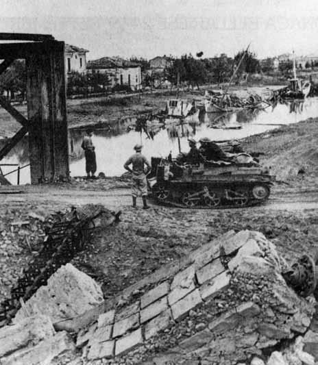 la fanteria greca pattuglia le sponde del fiume il 26 settembre settembre 1944 LA GUERRA La parola d ordine è una sola, categorica e impegnativa per tutti. Vincere! E vinceremo! Popolo italiano!