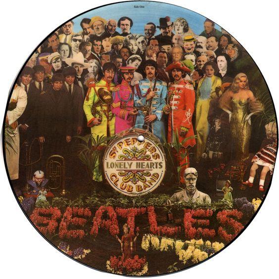 7 Picture Disc di Sgt. Pepper dei Beatles Il giradischi rimase un elemento comune nei sistemi audio casalinghi ben dopo l'introduzione del nastro magnetico e dei primi CD.