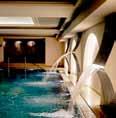 Grand Hotel Da Vinci ***** Cesenatico Ingresso al centro benessere Dolce Vita Spa Una grande piscina interna riscaldata con acqua agli oligoelementi arricchita da cascate e sedute idromassaggio,