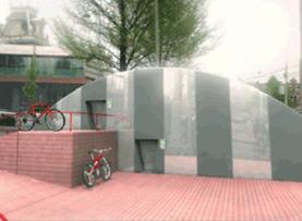 Bicycle mill (mulino delle biciclette) a Nieuw- Vennep in Olanda: parcheggio sotterraneo che può alloggiare 200 biciclette a forma di mulino gigante che si sviluppa per 3m sopra il suolo e per 9 m
