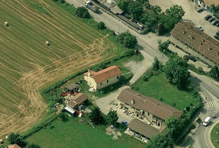 Ristorante Cascina Corba. Il locale ha mantenuto l originale struttura della cascina ed è circondato da un ampio giardino. Ristorante Cascina Corba Via Dei Gigli, 14 tel.