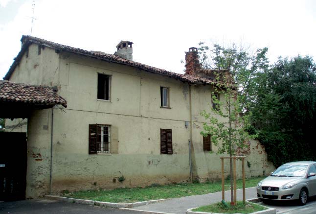 214 LE CASCINE DEL COMUNE DI MILANO LE CASCINE DEL COMUNE DI MILANO 215 Cascina Moncucco Via Moncucco, 31 zona 6 Cascina Monluè Via Monluè, 70 zona 4 uso Disuso *L uso per attività sociali previsto