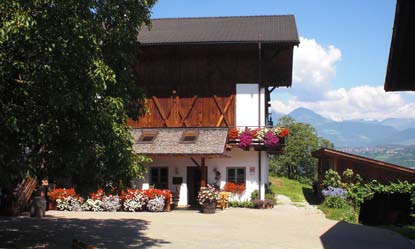 Obermoserhof Ungererhof Famiglia Hans Dorfmann Schnauders, 26 39040 Velturno Tel. 0472 855 215 o 333 8 409 162 info@obermoserhof.