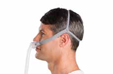 Verificare che i cuscinetti nasali siano posizionati stabilmente nelle narici e che entrambi i cuscinetti siano rivolti
