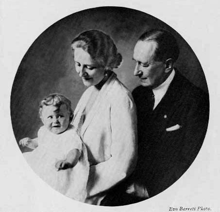 1927 Nascono i Radioamatori italiani 15 giugno - Guglielmo Marconi si sposa con la contessa Maria Cristina Bezzi Scali. Dal matrimonio nasce, nel 1930, la figlia Elettra.